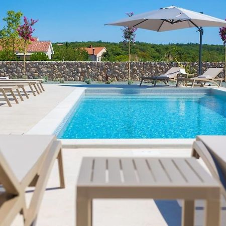 Luxury Villa Harmony With Heated Pool And Seaview Vrh  Eksteriør bilde