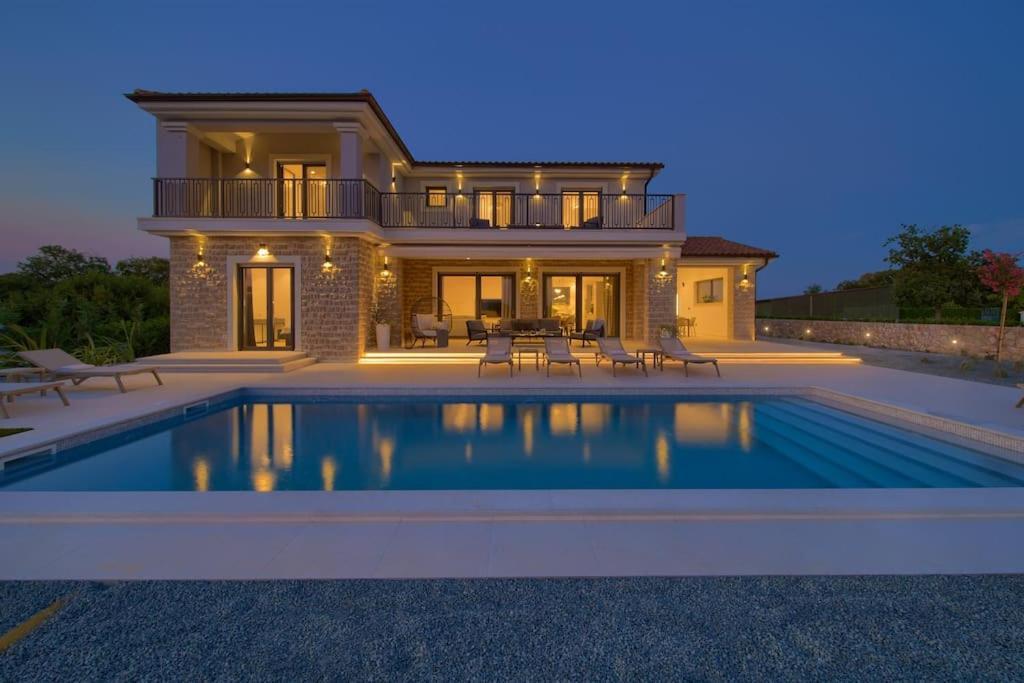 Luxury Villa Harmony With Heated Pool And Seaview Vrh  Eksteriør bilde