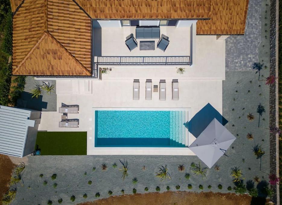 Luxury Villa Harmony With Heated Pool And Seaview Vrh  Eksteriør bilde