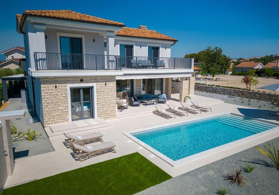 Luxury Villa Harmony With Heated Pool And Seaview Vrh  Eksteriør bilde