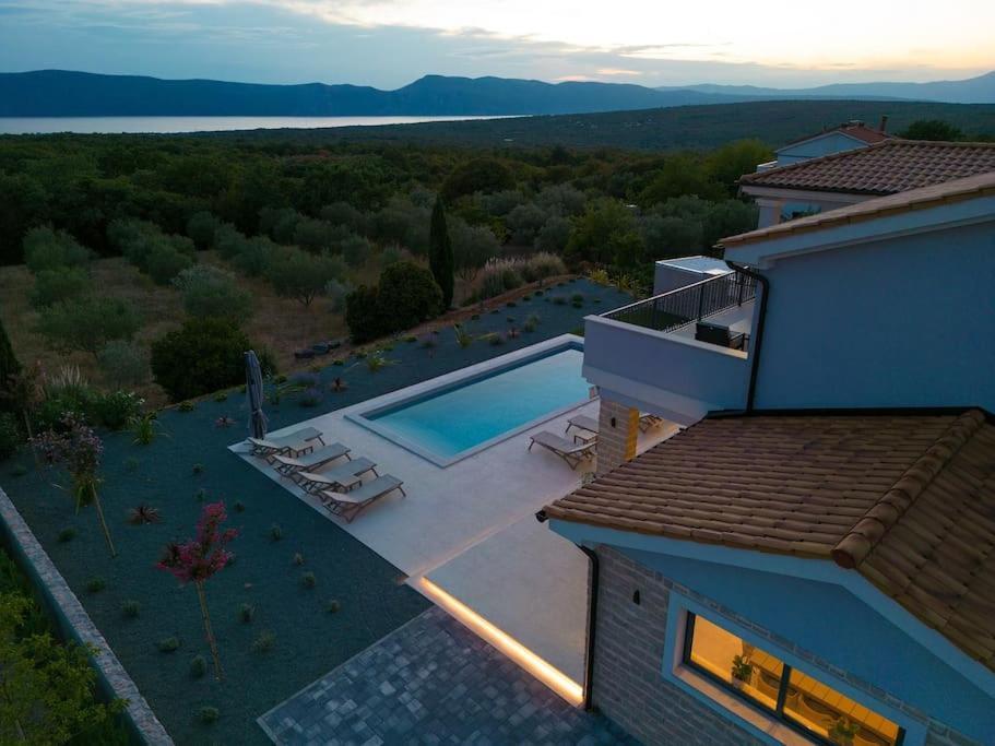 Luxury Villa Harmony With Heated Pool And Seaview Vrh  Eksteriør bilde