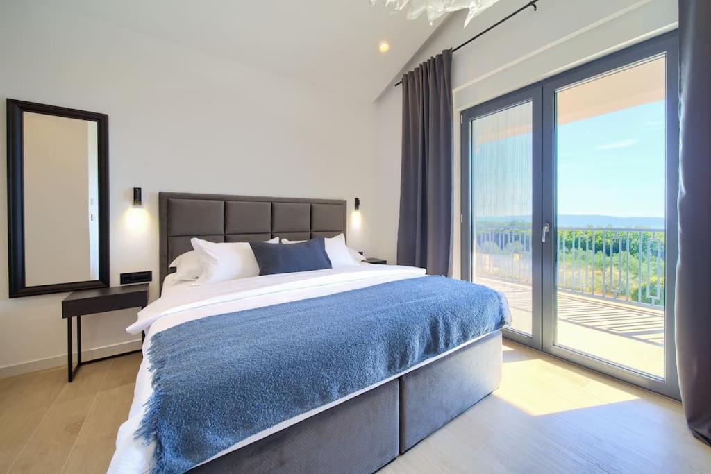Luxury Villa Harmony With Heated Pool And Seaview Vrh  Eksteriør bilde