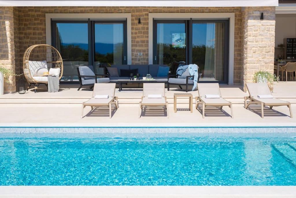 Luxury Villa Harmony With Heated Pool And Seaview Vrh  Eksteriør bilde