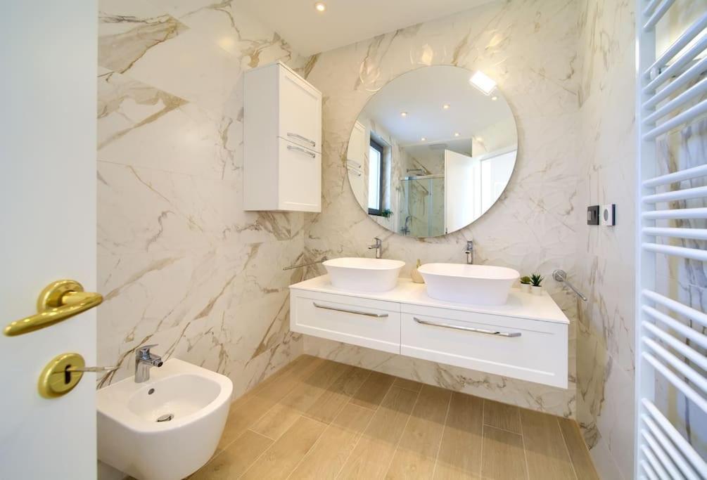 Luxury Villa Harmony With Heated Pool And Seaview Vrh  Eksteriør bilde