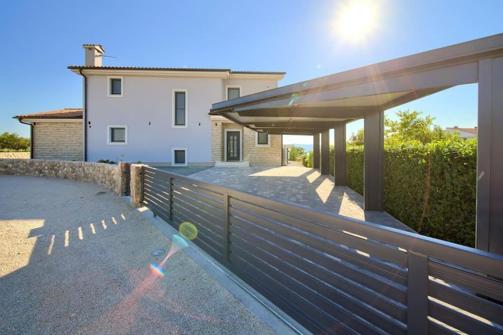Luxury Villa Harmony With Heated Pool And Seaview Vrh  Eksteriør bilde