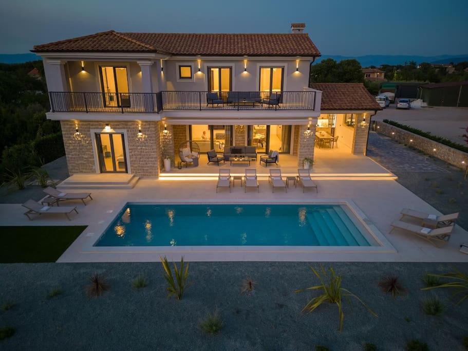 Luxury Villa Harmony With Heated Pool And Seaview Vrh  Eksteriør bilde