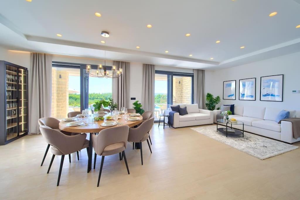 Luxury Villa Harmony With Heated Pool And Seaview Vrh  Eksteriør bilde