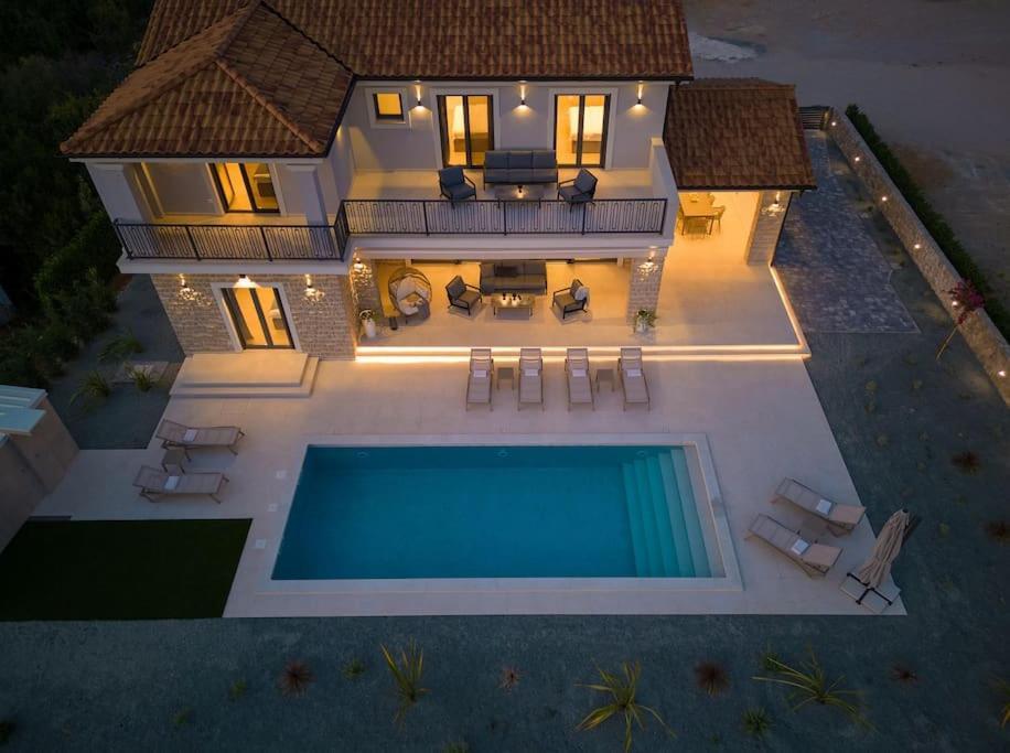 Luxury Villa Harmony With Heated Pool And Seaview Vrh  Eksteriør bilde