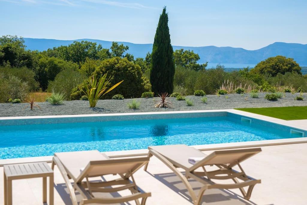 Luxury Villa Harmony With Heated Pool And Seaview Vrh  Eksteriør bilde